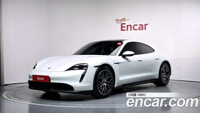 Porsche Taycan 2023