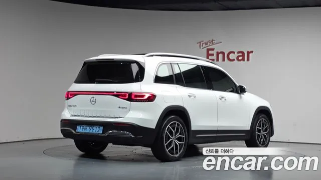 Mercedes-Benz EQB 2023