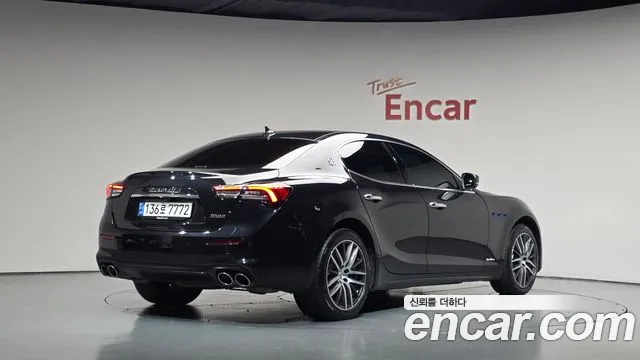 Maserati Ghibli 2021